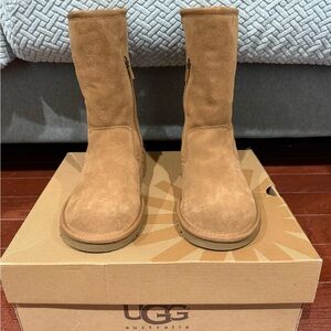 NEW! UGG Australia K Lil sunshine 5848 K in Tan Suede boots for girls size 3